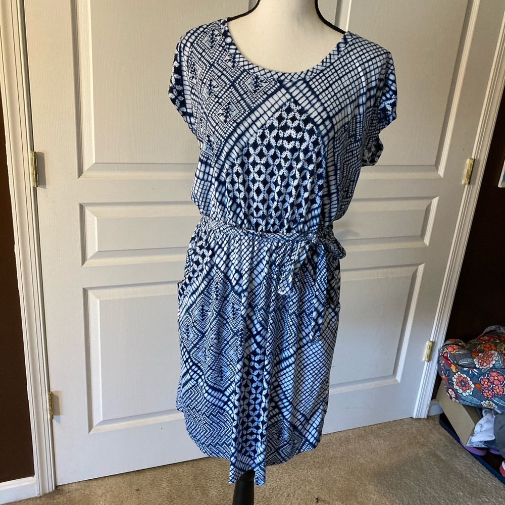 Sonoma Lightweight pocket casual dress.